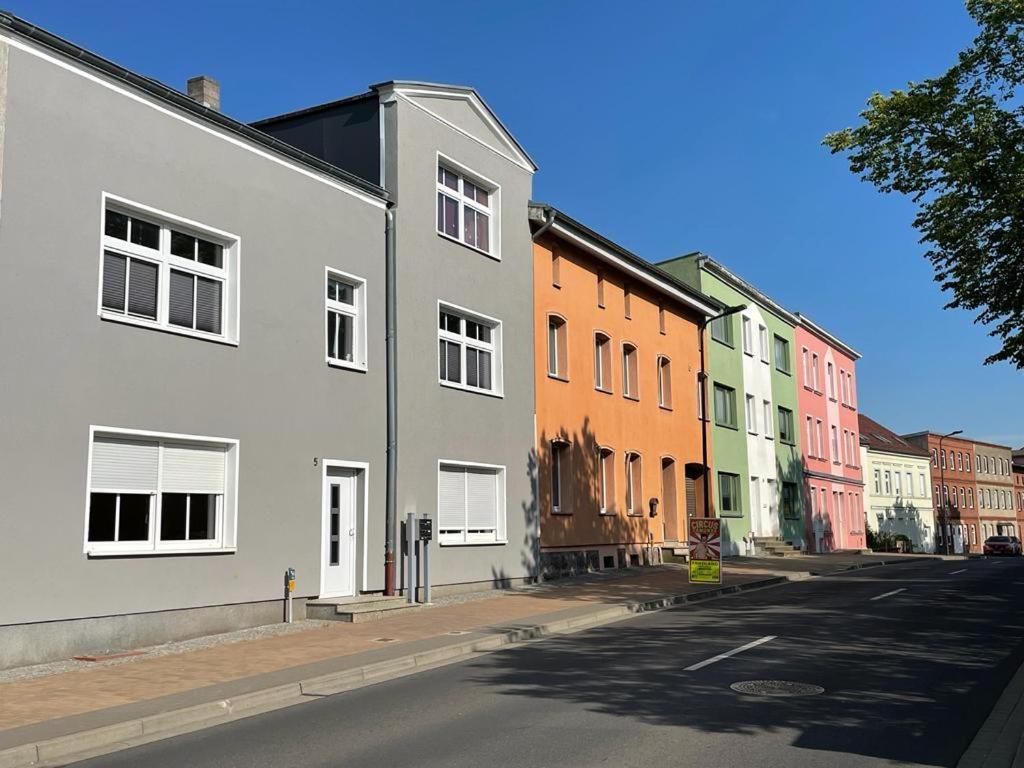 Friedland  Modern Eingerichtet-Stadtnah-Ferienwohnung Mit Geschirrspueler Und Waschmaschine מראה חיצוני תמונה